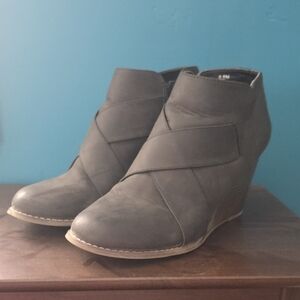 Women's Gray Heelee Ankle Boots